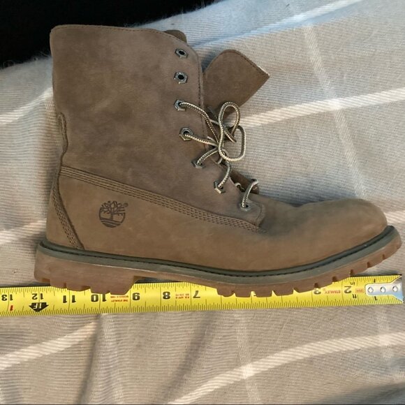 TIMBERLAND Sz  9 Sherpa Lined Suede Lace Up Boots - Picture 12 of 12